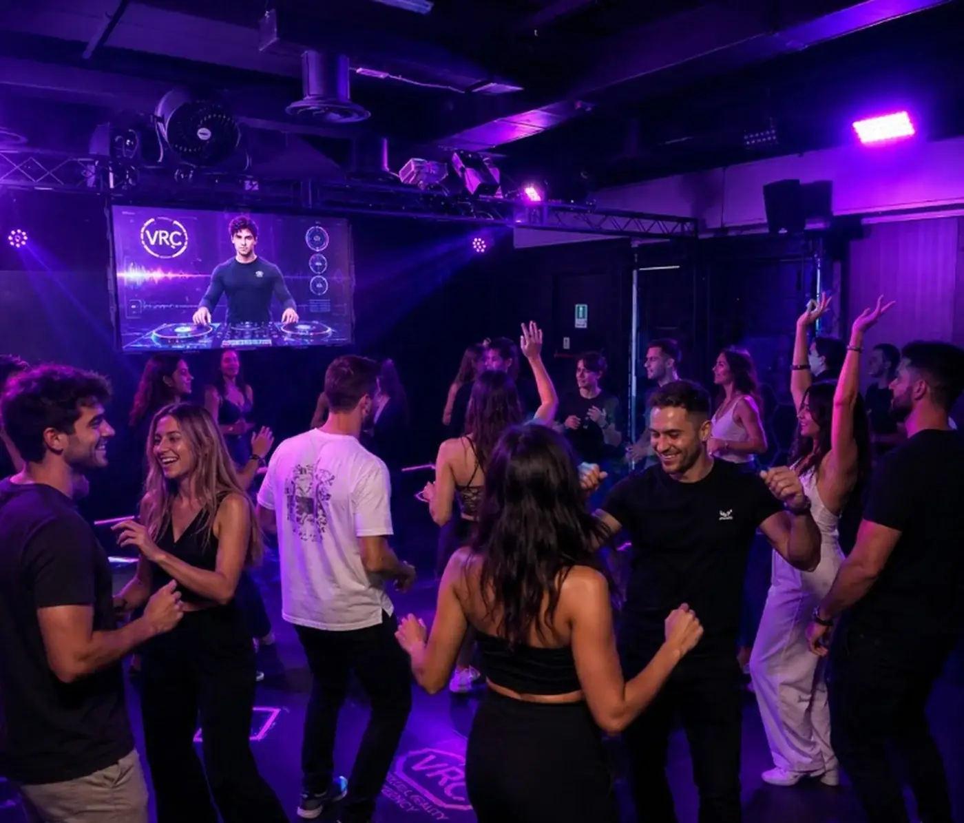 Gruppo di amici balla nella Mini Disco VRC privata